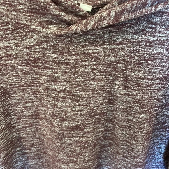 Gap woman’s maroon and grey long sleeve hooded sweatshirt - Picture 8 of 8